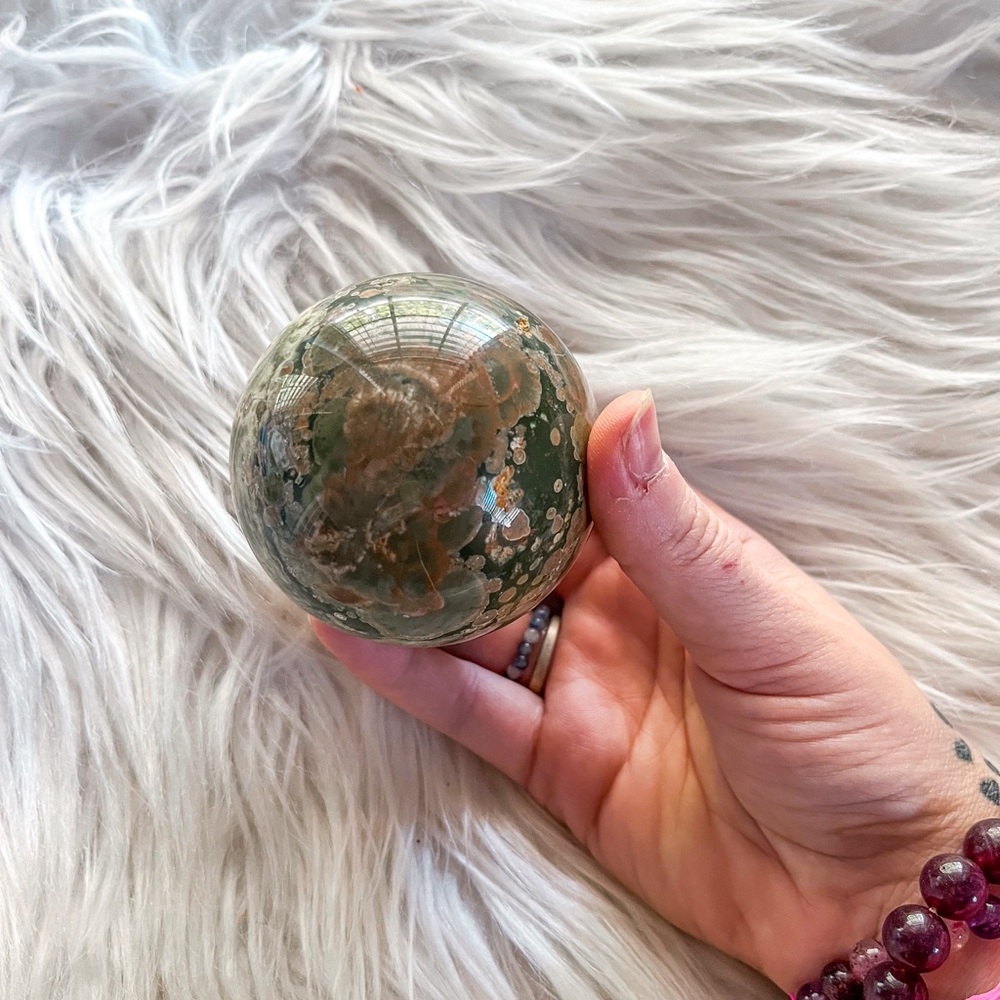 Rhyolite sphere - Picture 3 of 3